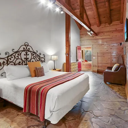 Wimberley Log Cabins Resort And Suites- Unit 3